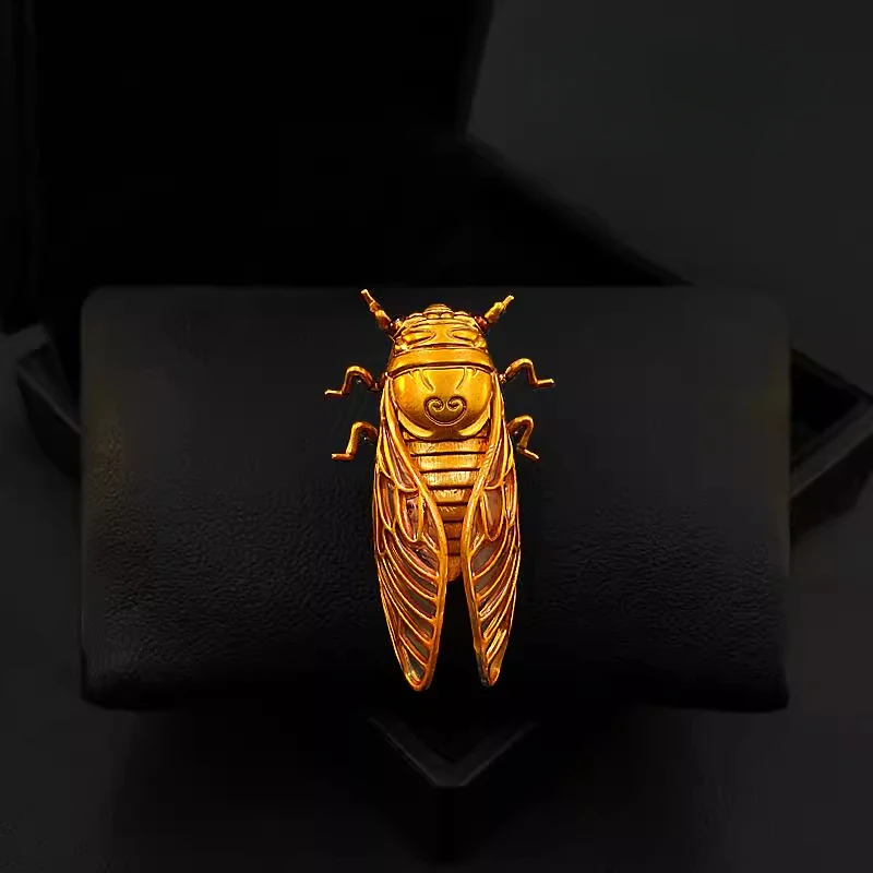 Broche cigale dorée avec une b - Women Accessories Meaning avis et prix